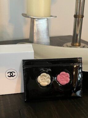 Chanel Patent Leather Camellia Card Case / Card Holder – Giftable – Holograms